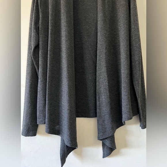Beautiful Ambiance gray cardigan sweater. - Picture 6 of 7